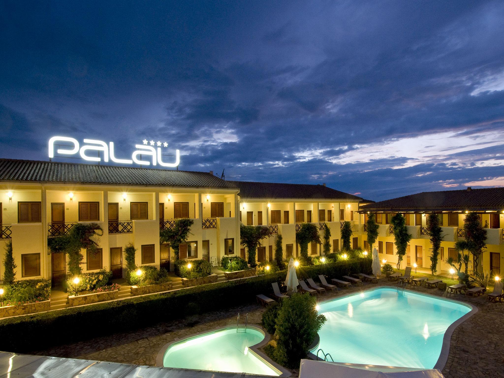 Hotel Palau Exterior foto